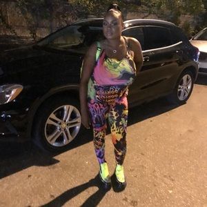 Meet your Posher, Clintonisha